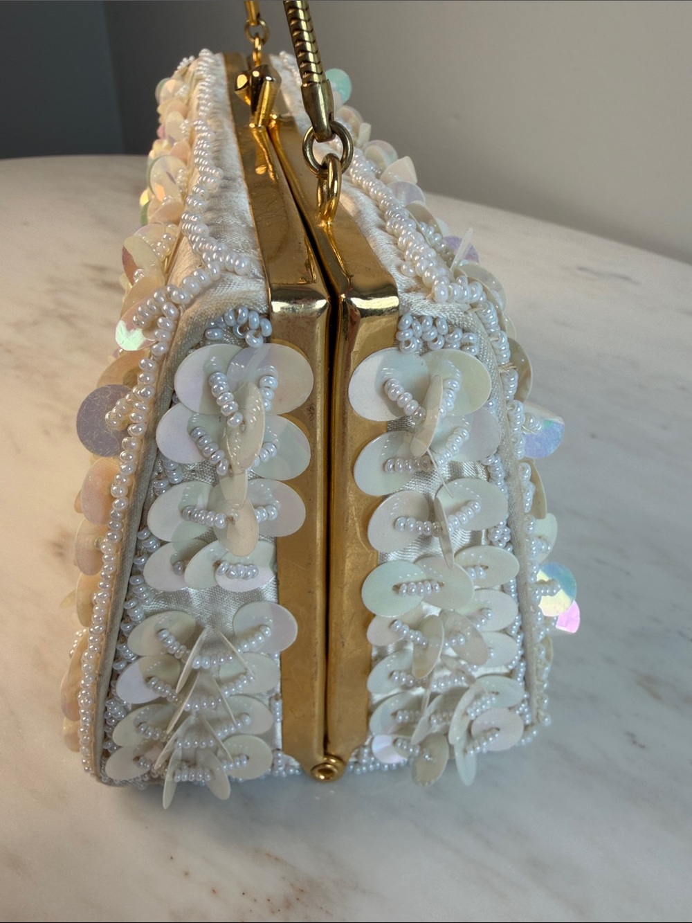 Vintage Y2K Iridescent Sequin Beaded Bag with gold rope chain handle - Picture 9 of 11